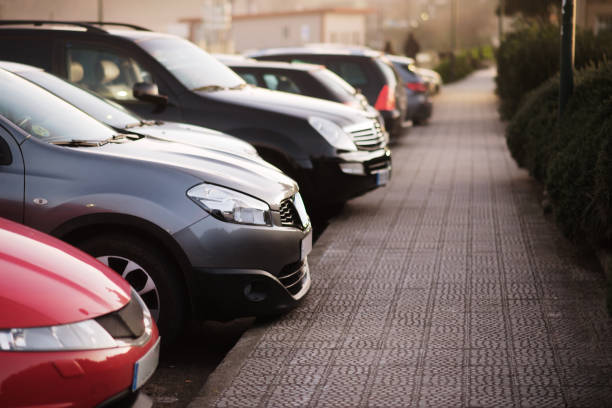 Proprietà di un posto auto nella corte comune, nullità della delibera che viola il pari uso.